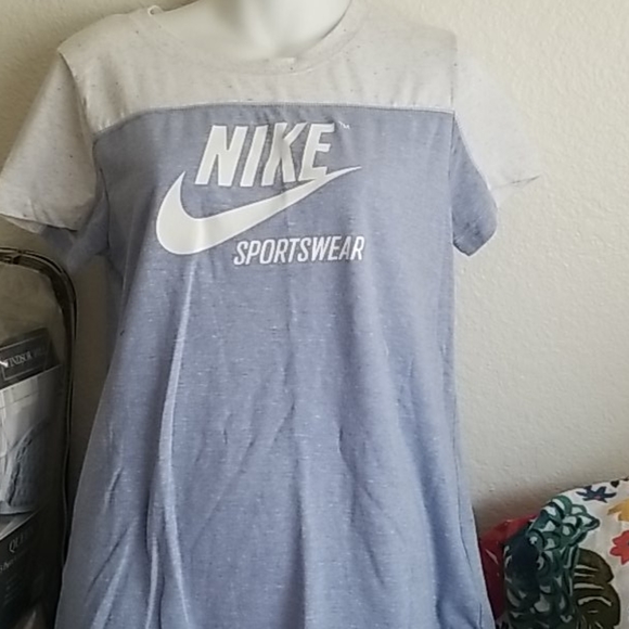 Nike Tops - Nike sportswear top